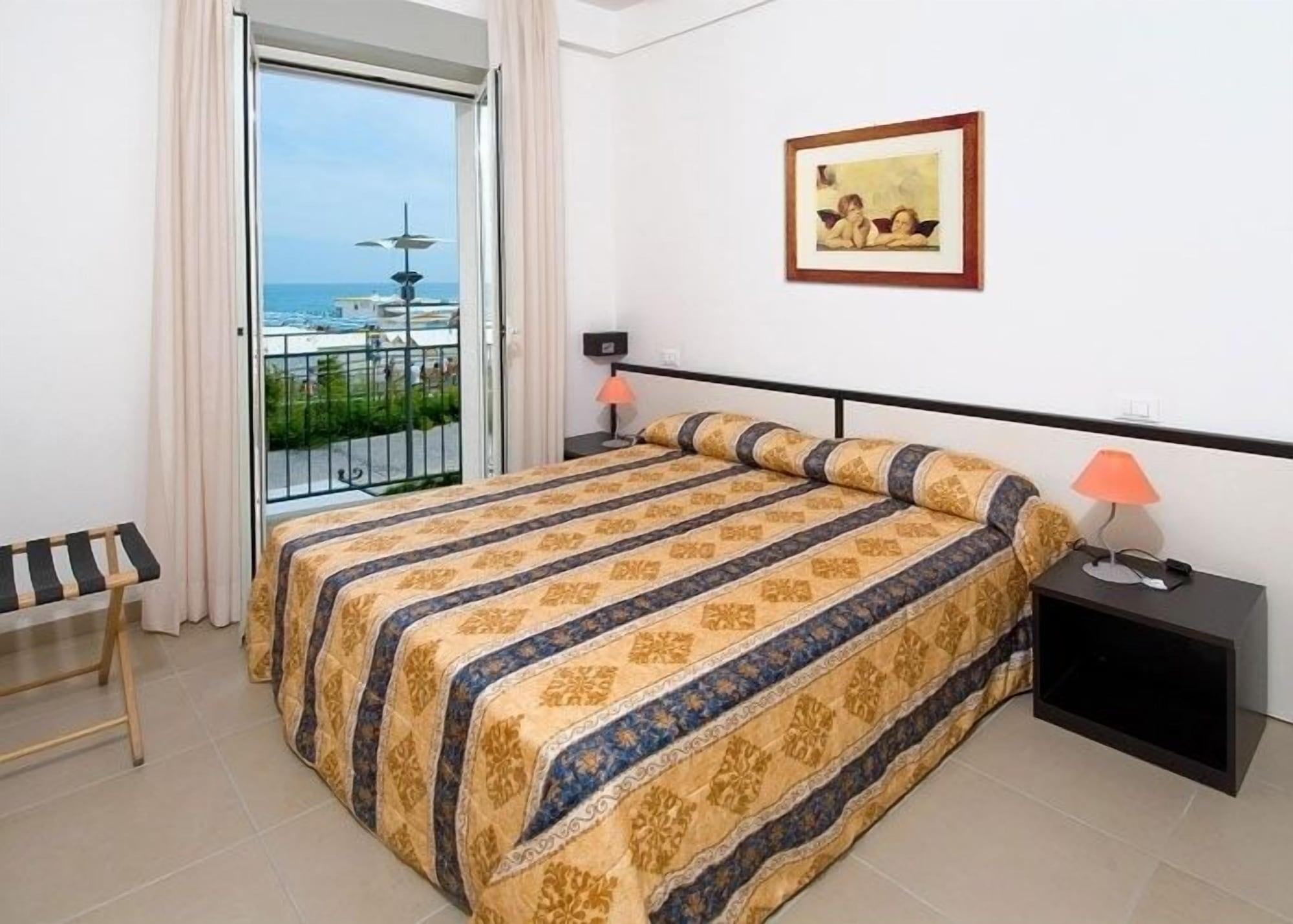 Residence Roxy Misano Adriatico Εξωτερικό φωτογραφία