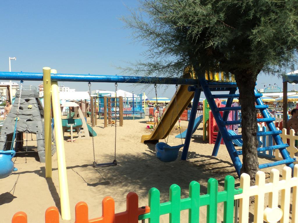 Residence Roxy Misano Adriatico Εξωτερικό φωτογραφία