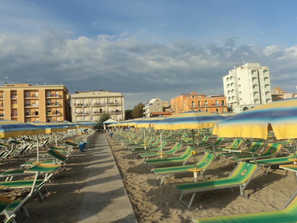 Residence Roxy Misano Adriatico Εξωτερικό φωτογραφία