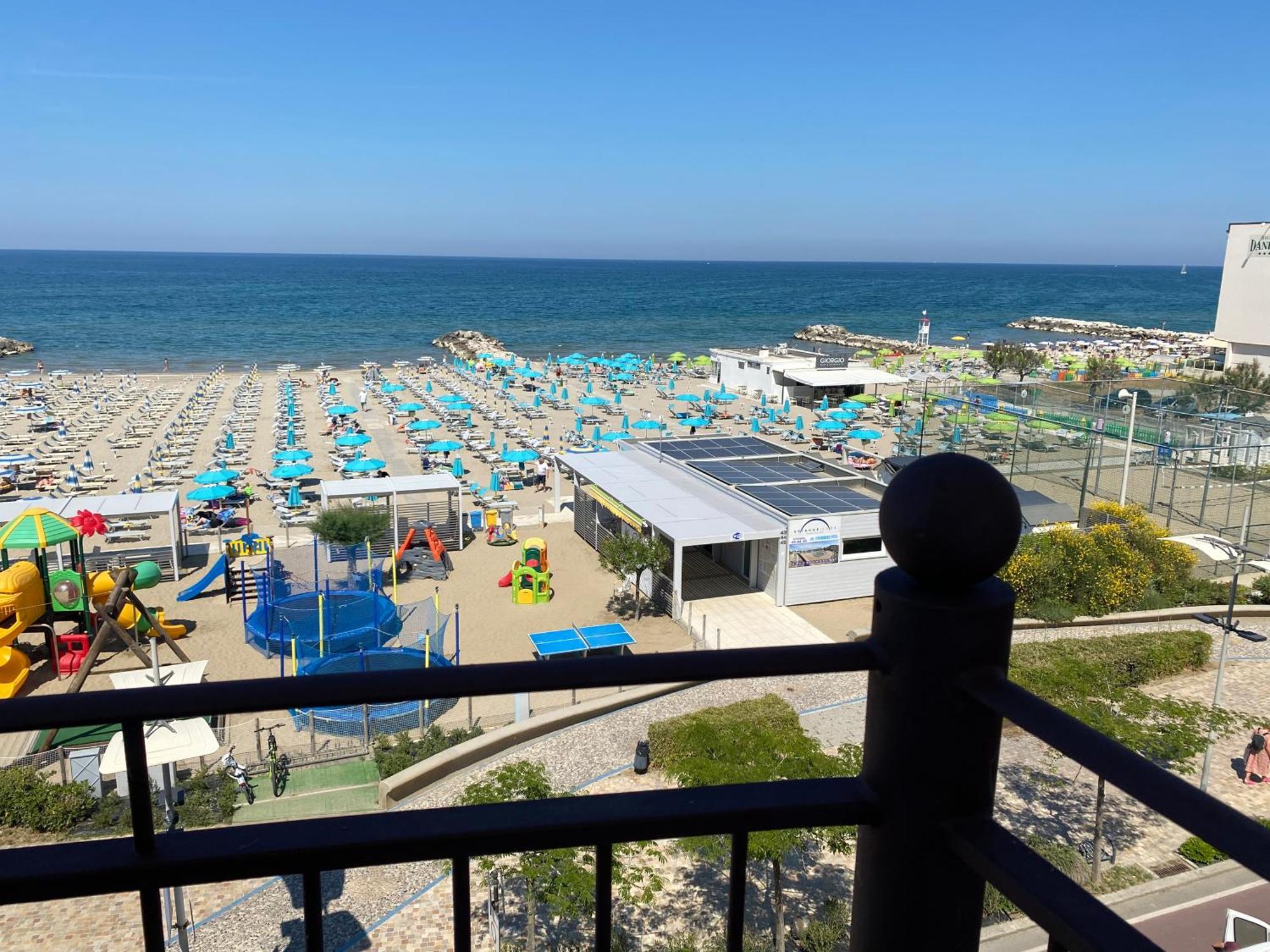 Residence Roxy Misano Adriatico Εξωτερικό φωτογραφία