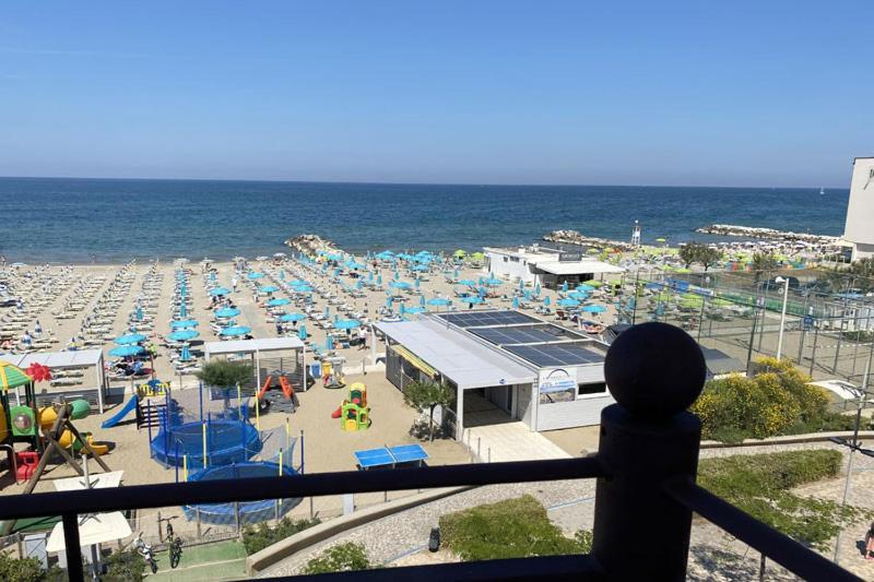 Residence Roxy Misano Adriatico Εξωτερικό φωτογραφία