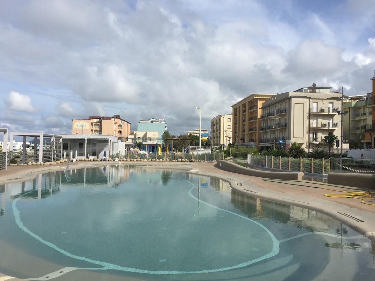 Residence Roxy Misano Adriatico Εξωτερικό φωτογραφία