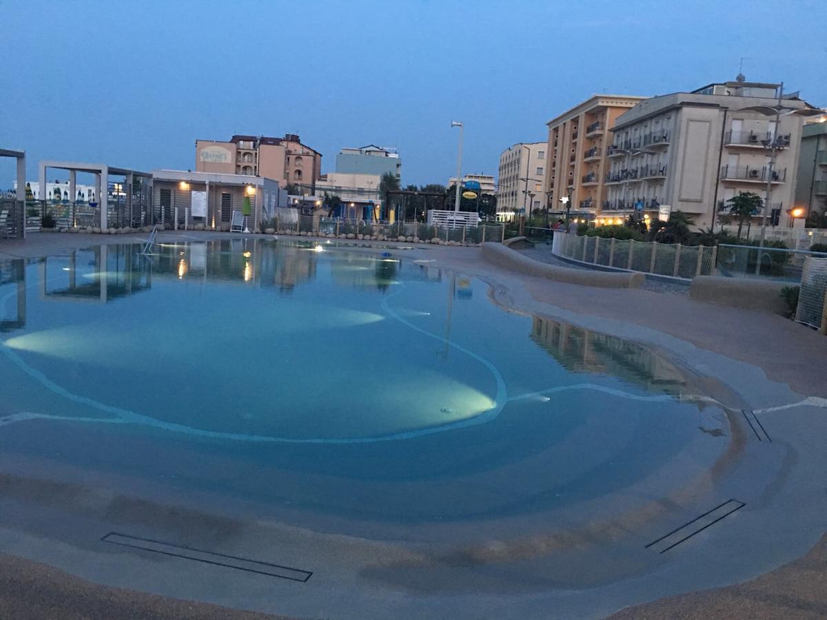 Residence Roxy Misano Adriatico Εξωτερικό φωτογραφία