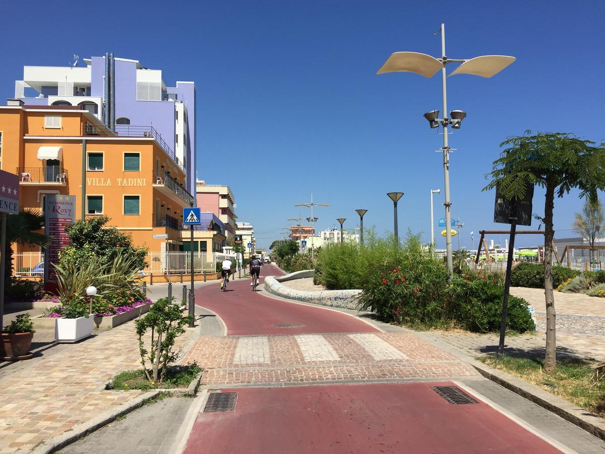 Residence Roxy Misano Adriatico Εξωτερικό φωτογραφία