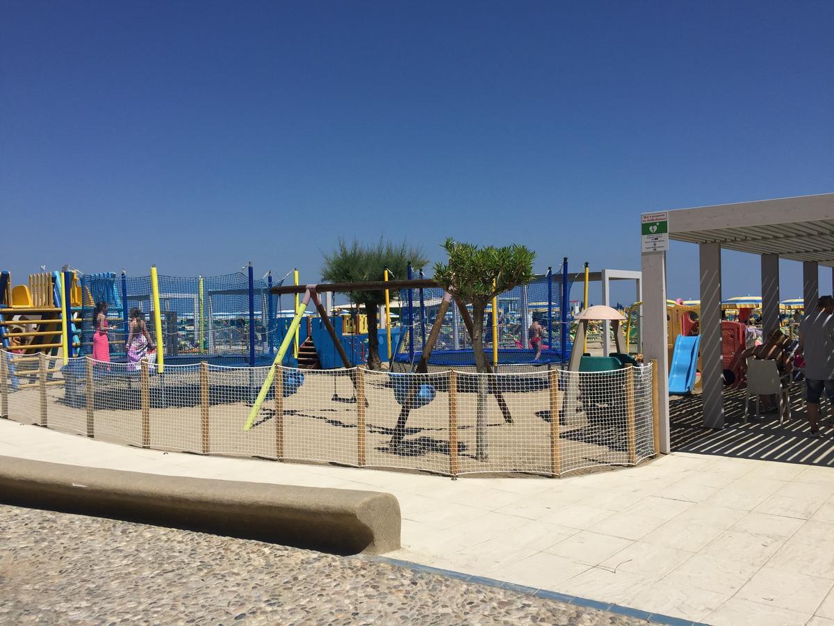 Residence Roxy Misano Adriatico Εξωτερικό φωτογραφία