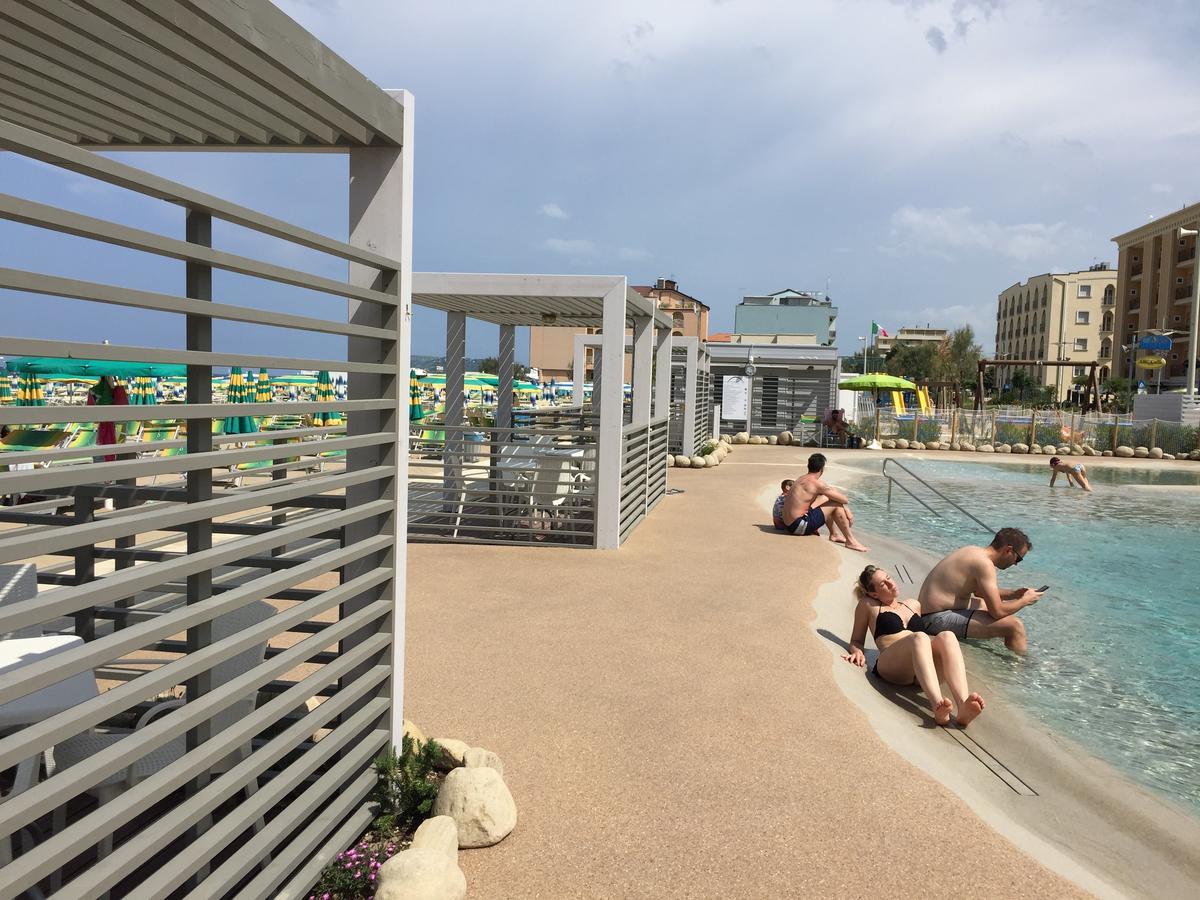 Residence Roxy Misano Adriatico Εξωτερικό φωτογραφία