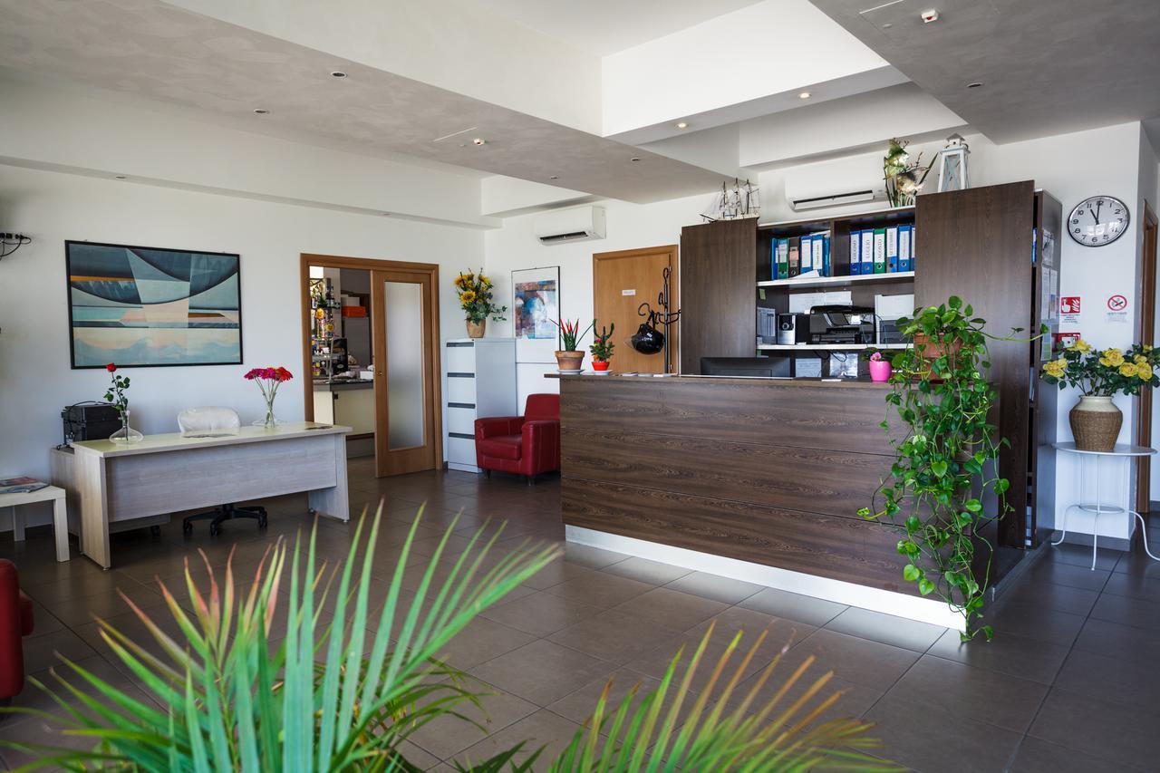 Residence Roxy Misano Adriatico Εξωτερικό φωτογραφία